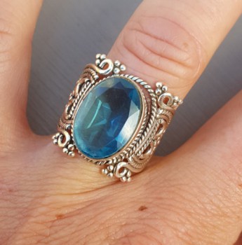 Zilveren ring gezet met blauw Topaas 17.5 of 19 mm